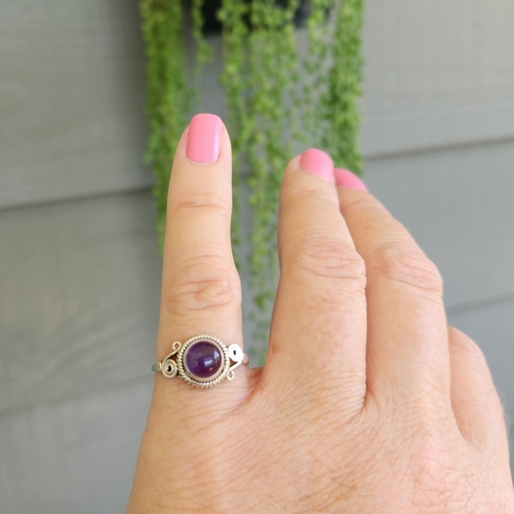NEW Sterling Silver 925 Round Bezel Set Amethyst Ring Size 8 - Picture 8 of 9